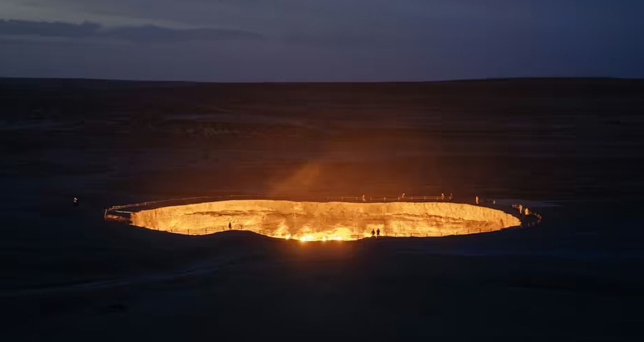 Kazayla meydana geldi, 54 yıldır alev alev yanıyor: Görmek için akın ediyorlar