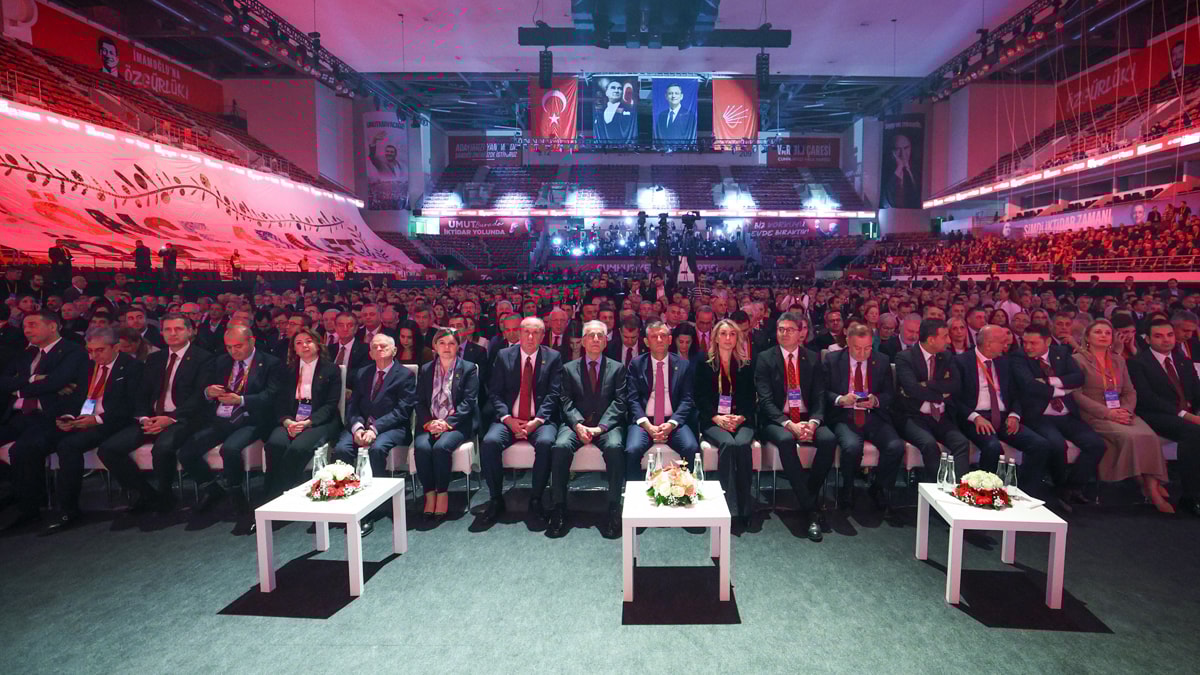 Gözler ondaydı, Kılıçdaroğlu salonda yoktu