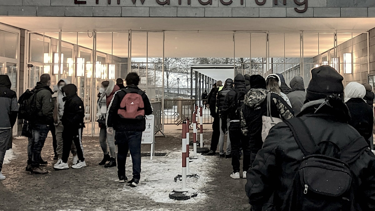 Vatandaşlık başvurularında kriz büyüyor