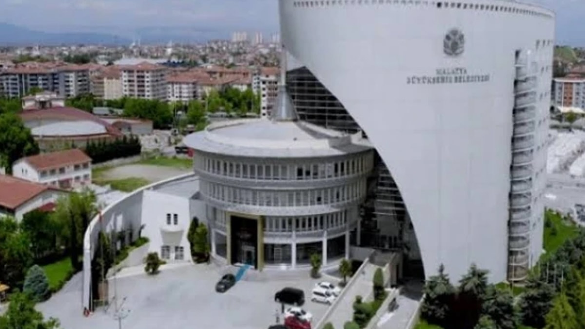 AKP'li belediyede danışmanlık bahanesiyle milyonlar uçtu