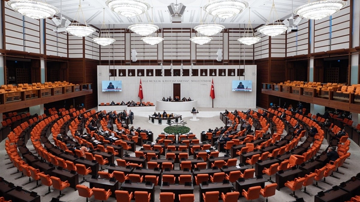 Özel ile Hatimoğulları dahil 11 milletvekilinin dokunulmazlık dosyası Meclis'e sunuldu