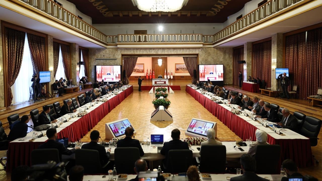 Komisyon İmralı ziyareti için 'oylama' kararı aldı, MHP'li Feti Yıldız tarih verdi...