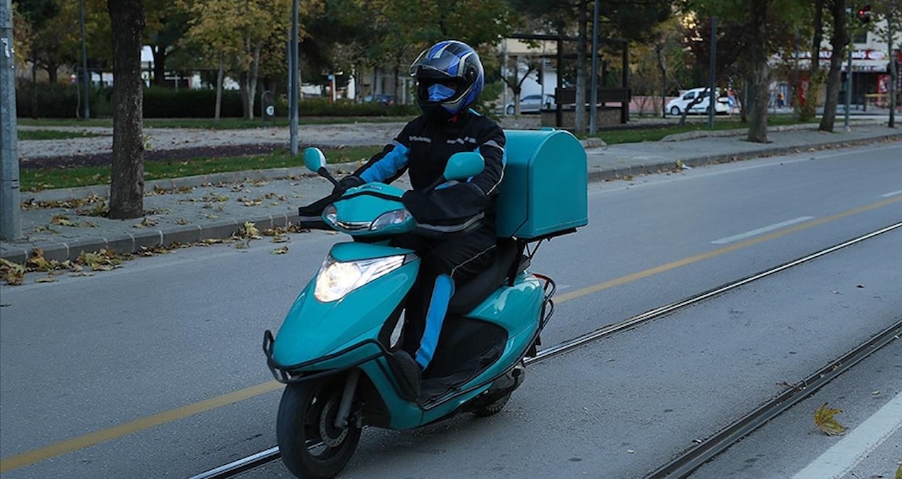 Motosiklet ve kuryelerin trafiğe çıkması yasaklandı