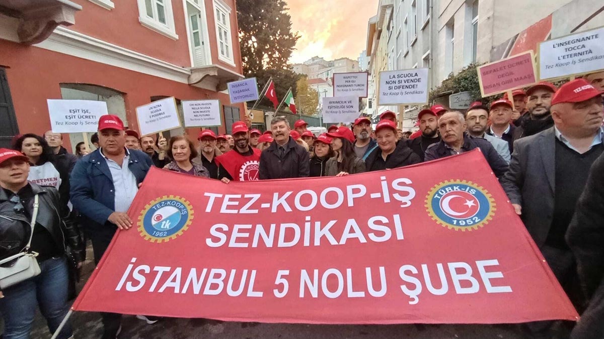 Öğretmenler gününde İtalyan Lisesi’ndeki Türk öğretmenlerden ücret eşitsizliği protestosu