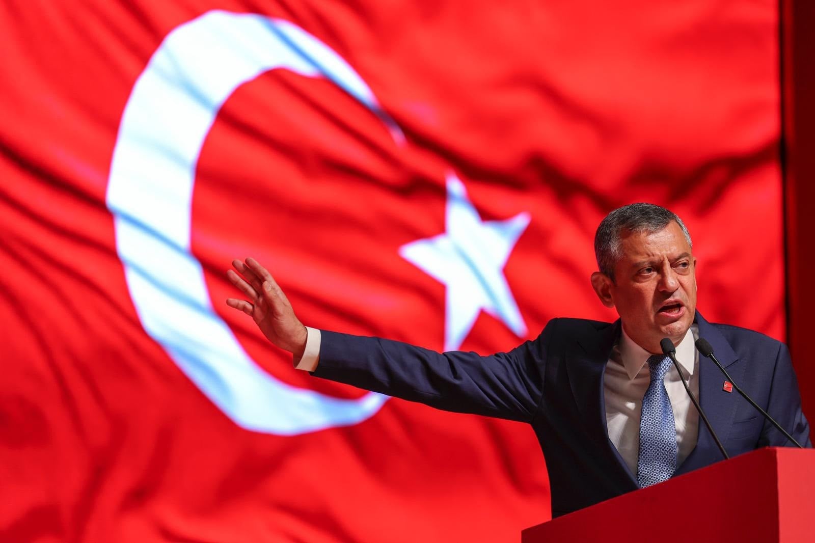 Özgür Özel ilk açıklamasında 'Mücadele' dedi