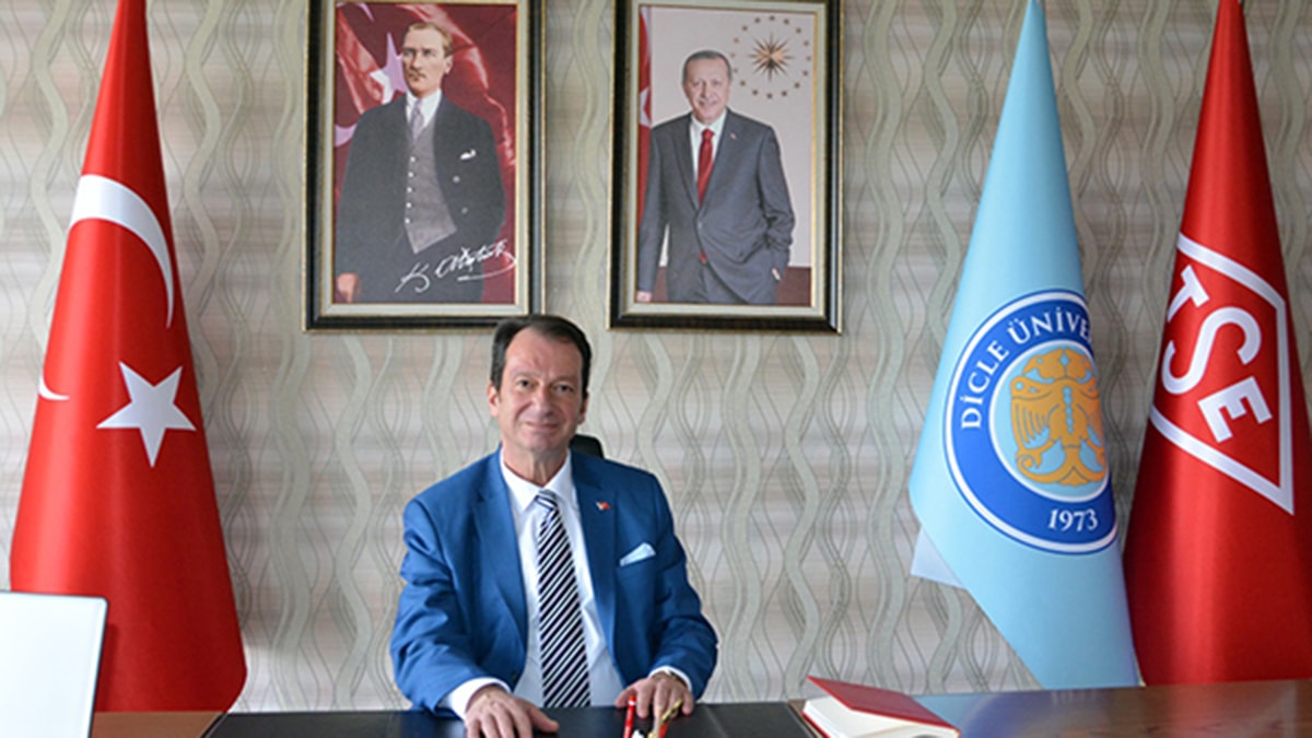 Torpilli rektöre banyolu dinlenme alanlı yeni oda