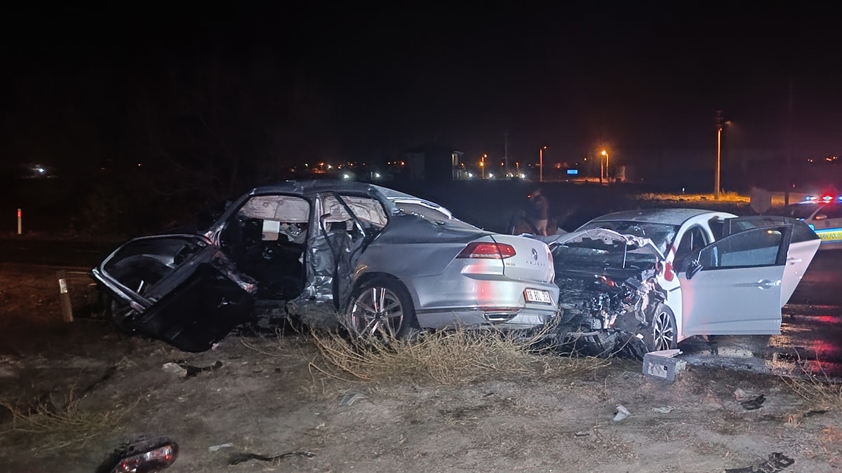 Kara yolu kana bulandı: 3 ölü, 2'si ağır 6 yaralı