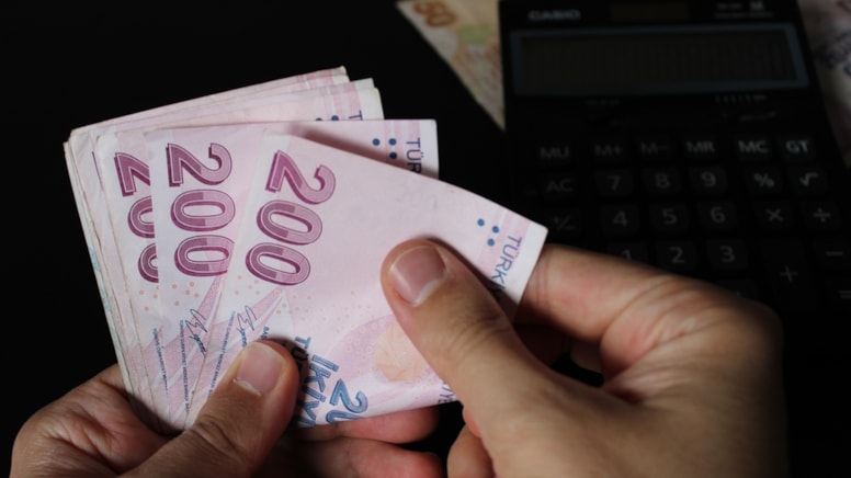 Yurt dışından telefon getirmenin maliyeti 57 bin lira oldu