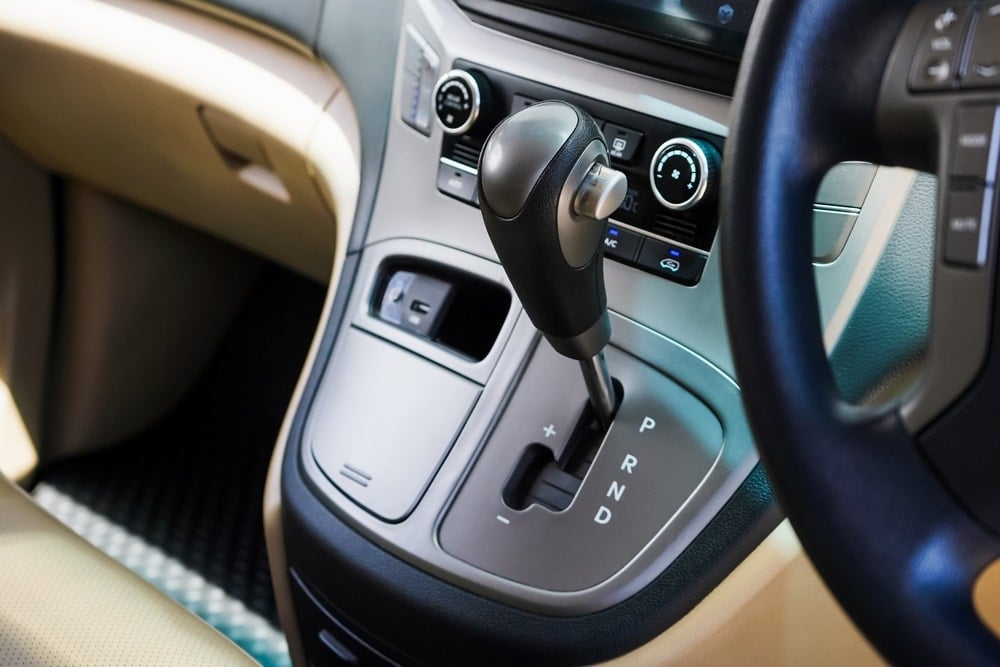 Otomatik vitesli otomobil