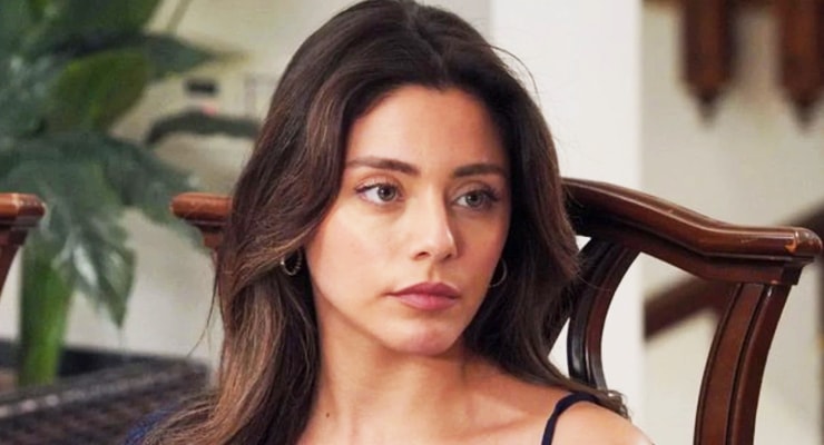 Sıla Türkoğlu 'Kızılcık Şerbeti'nden ayrılır ayrılmaz iki ismi sildi