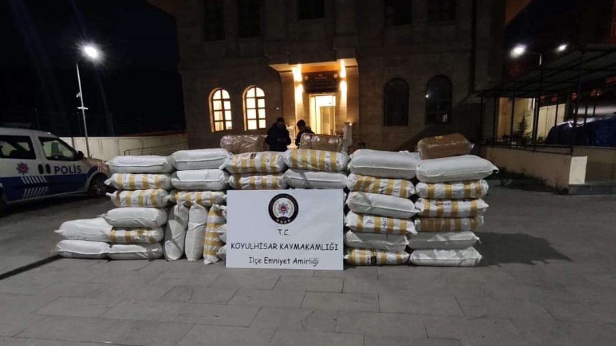 1 tonun üzerinde kaçak tütün yakalandı