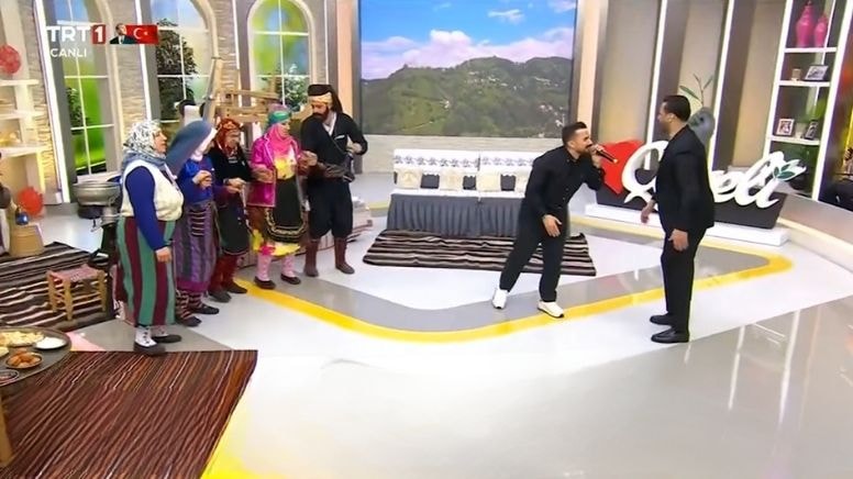 TRT'de büyük saygısızlık: 10 Kasım'da horon tepip türkü söylediler