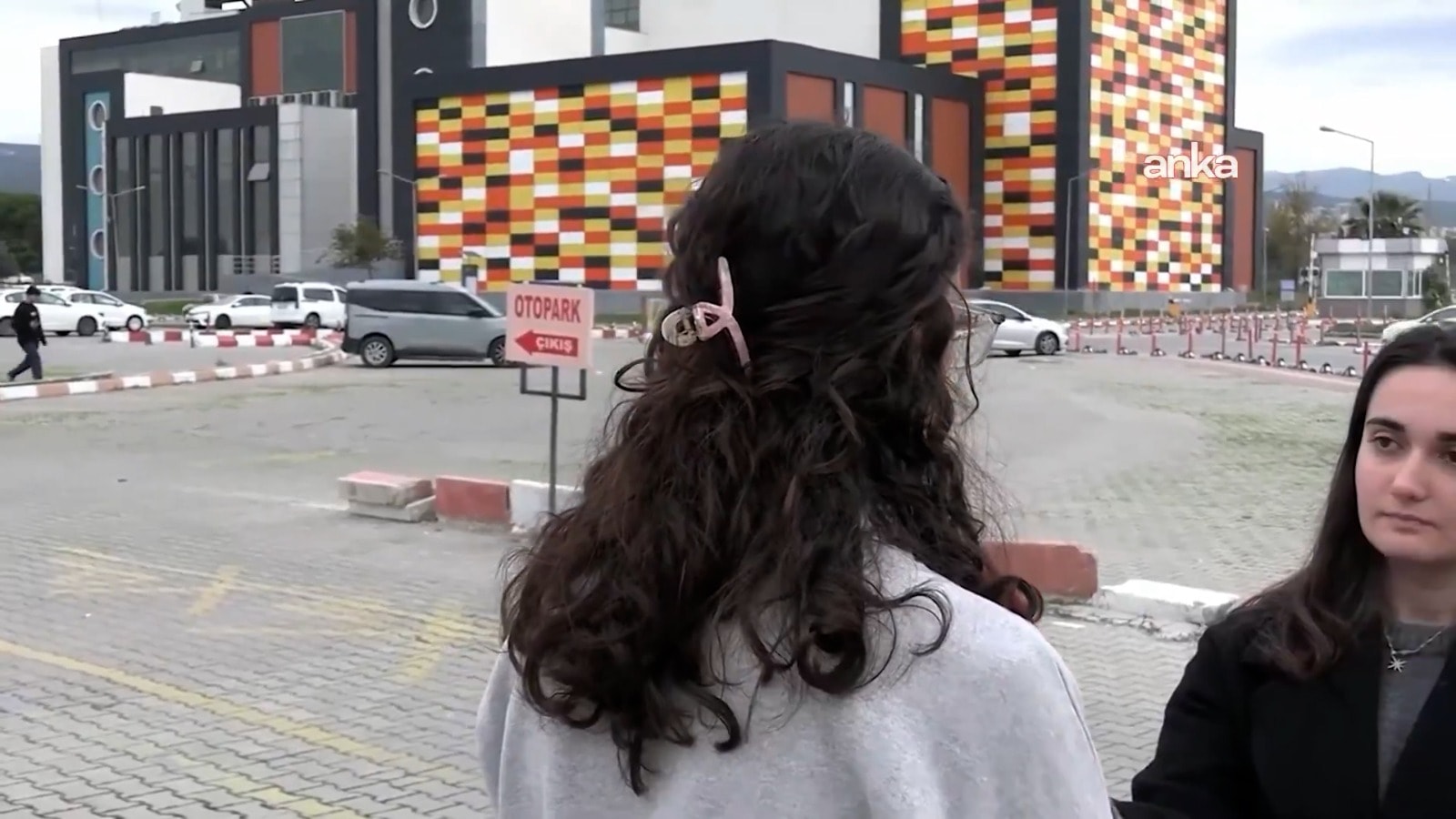 Ege Üniversitesi yerleşkesi özelleştirildi: Depremzede öğrenciler kapının önüne kondu