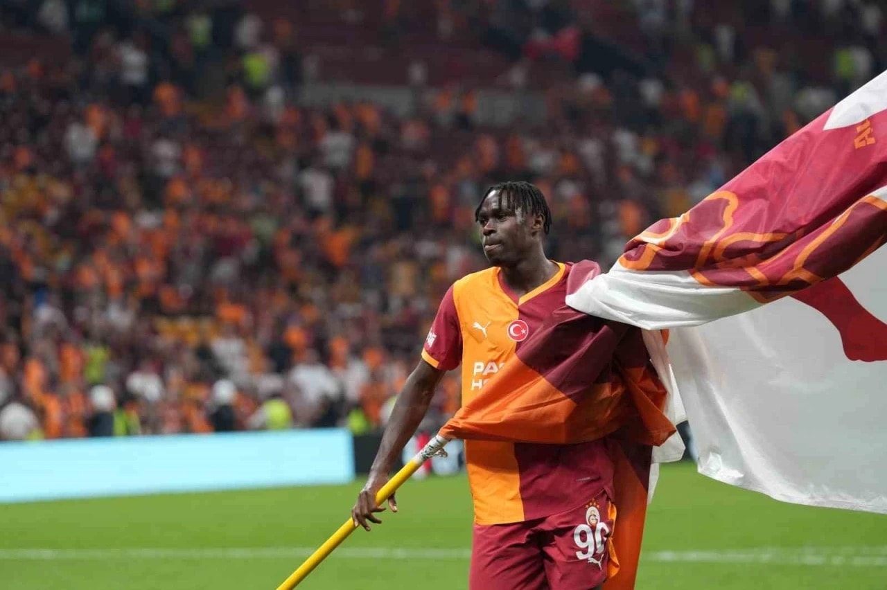 Galatasaray, Ajax Maçı Öncesi İlk 11'deki Eksiklerini Gideriyor