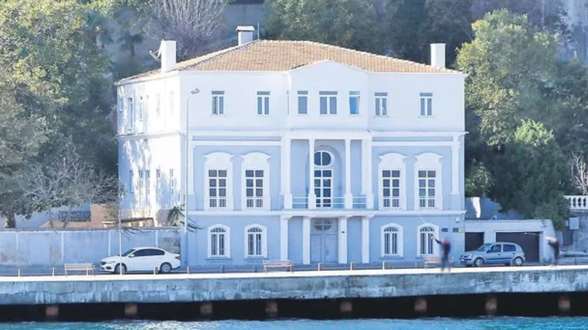 17 yıllık dava sonuçlandı: Boğaz'daki tarihi yalı Ruslara kaldı