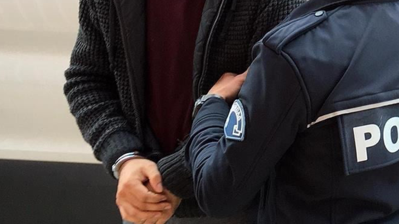 Mersin'de otobüste yankesicilik yapmaya çalışırken yakalan