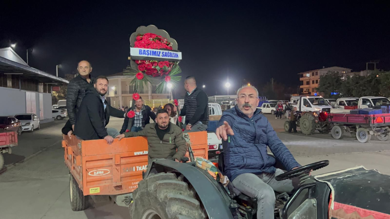 Zeytin alım fiyatlarına tepkiler dinmiyor! Bu kez de siyah çelenk bıraktılar