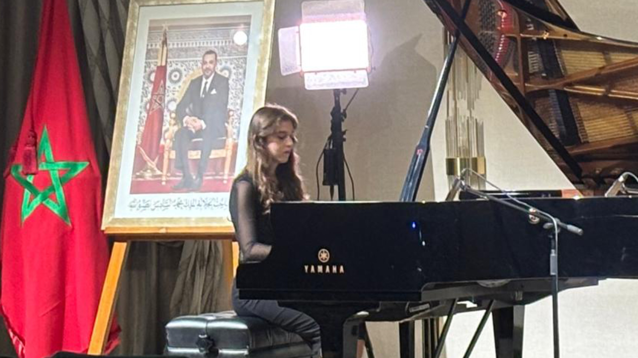 İzmirli genç piyanist Ayşe Nil’den Fas’ta uluslararası başarı