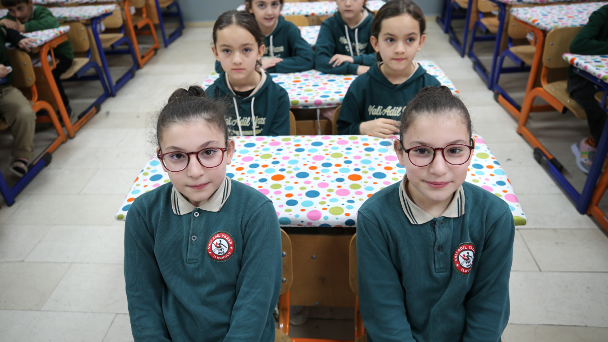 Öğretmenler ayırt edemiyor, 42'si birden aynı okulda okuyor