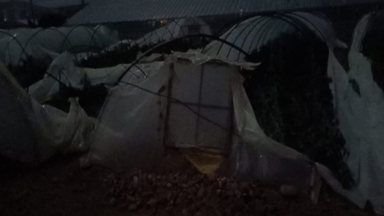 Mersin'de hortum paniği: Şehir karanlığa büründü