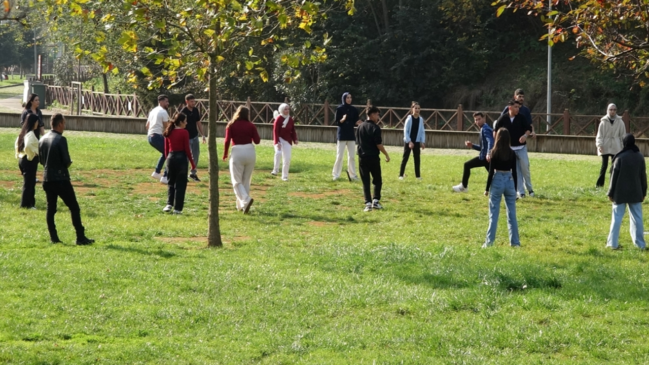 Trabzon'da sıcak havayı fırsat bilenler, yaylara akın etti