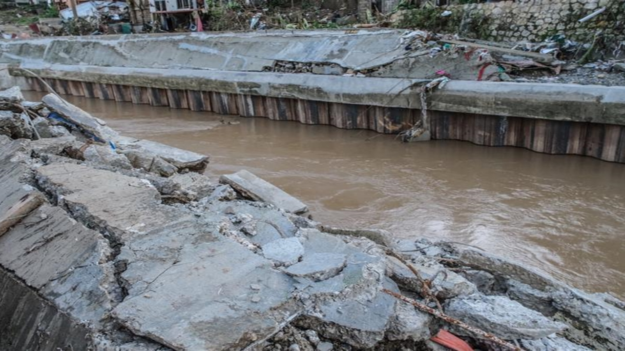 Filipinler'de Kalmaegi Tayfunu'nda hayatını kaybedenlerin sayısı 224'e yükseldi