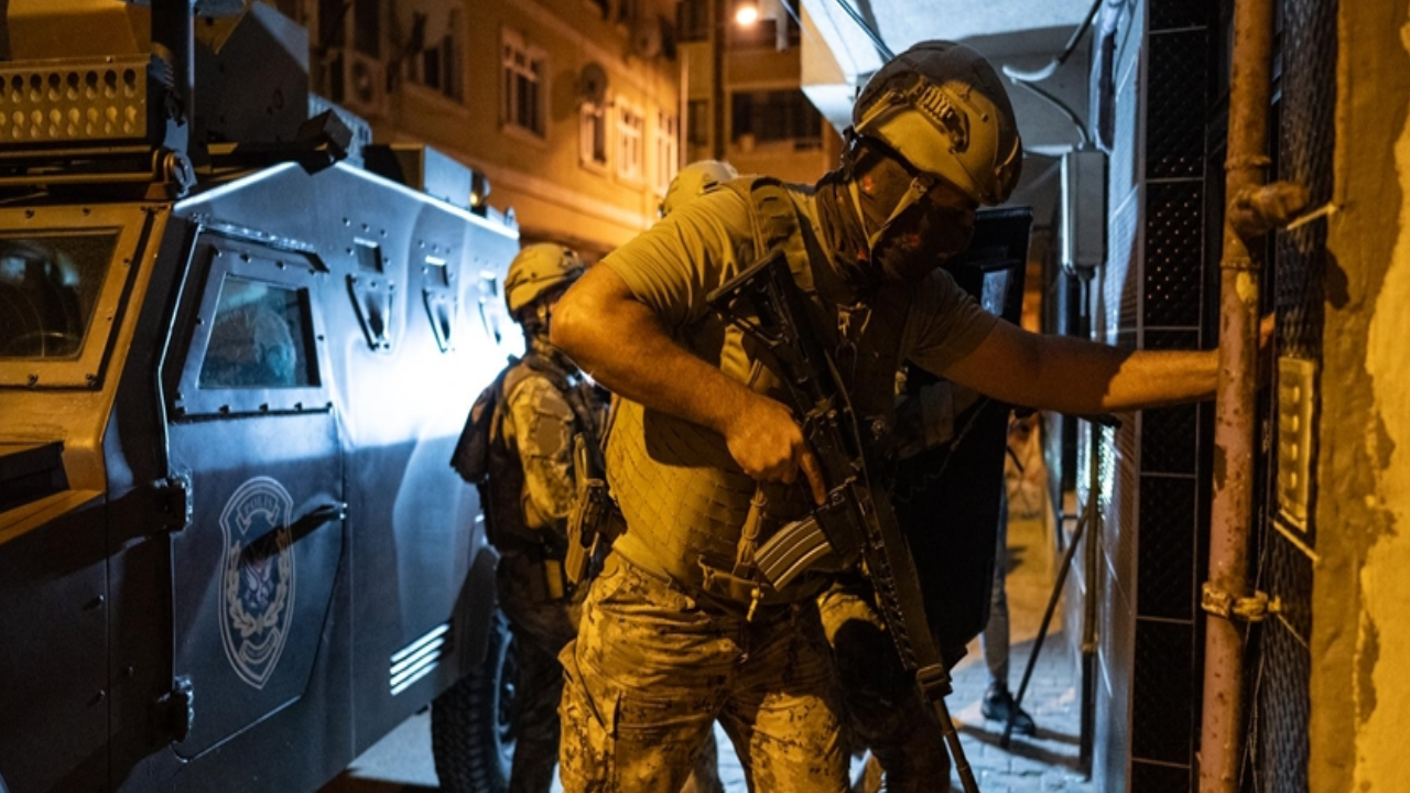 İstanbul'da IŞİD operasyonu 12 zanlı yakalandı