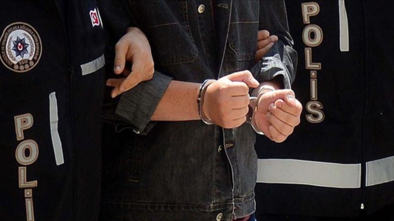 95 yıl hapis cezasıyla aranan firari İzmir'de yakalandı