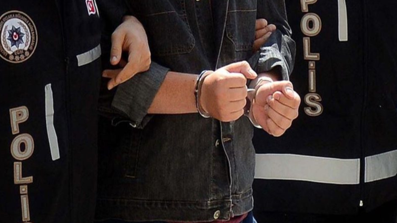 Antalya'da rüşvet aldığı iddia edilen 1 kişi gözaltına alındı