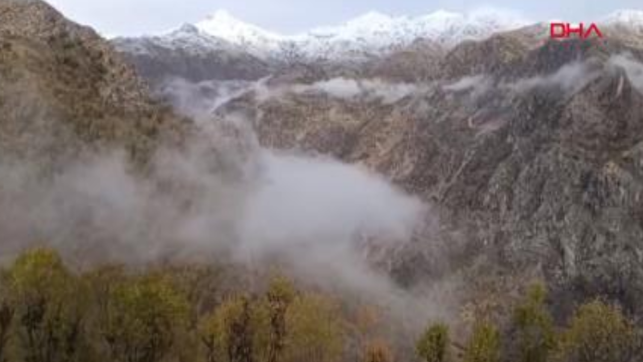 Batman’da yılın ilk karı Mereto Dağı’nı beyaza bürüdü