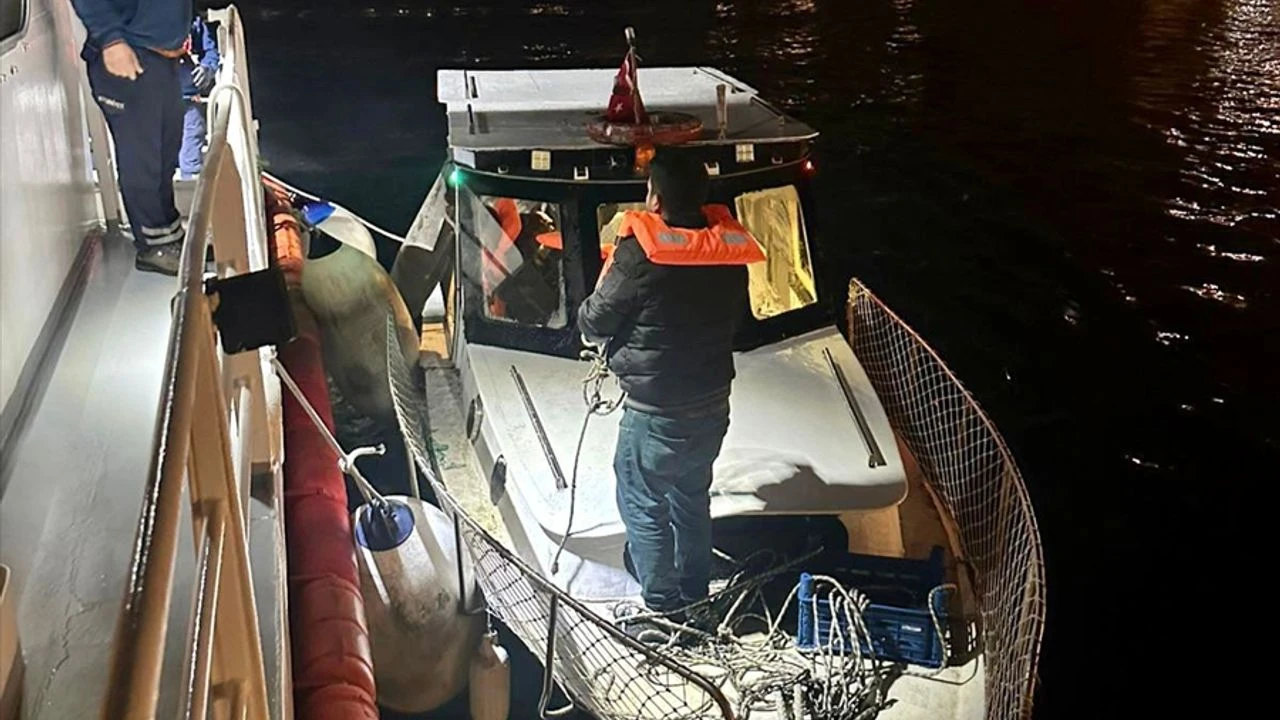 İstanbul'da arızalanan 2 tekne kurtarıldı