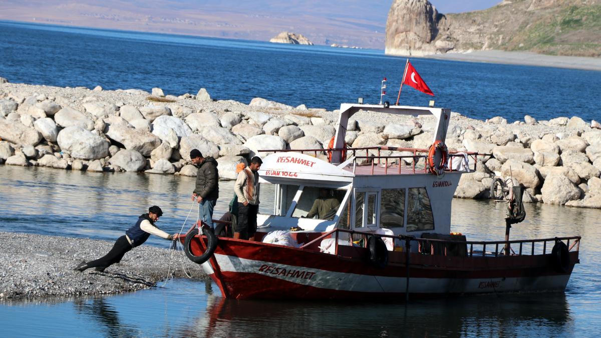 Van Gölü'nde korkutan manzara