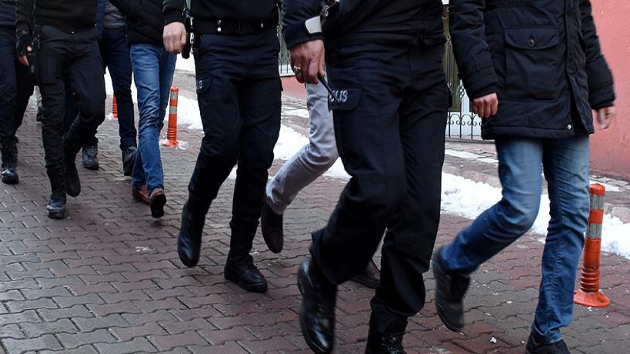 Samsun'daki uyuşturucu operasyonunda 8 zanlı yakalandı