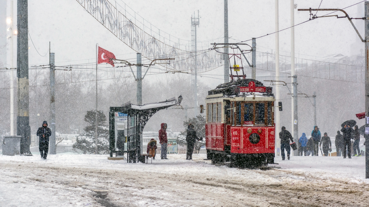 Tarih belli oldu! İstanbul'un kar randevusu haftalar sonra