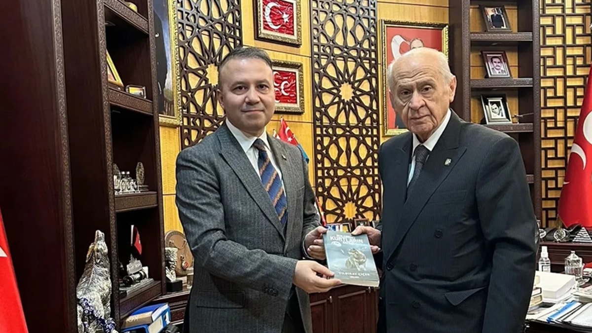 Ak trol'lerin Atatürk düşmanlığı MHP'de rahatsızlık yarattı: 'Yüz vermeyin artık'