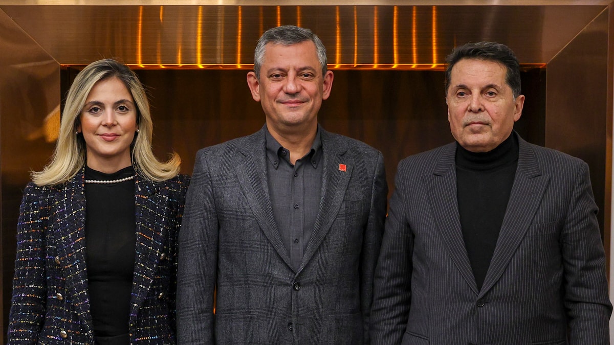 CHP lideri Özel, Ahmet Özer ile bir araya geldi