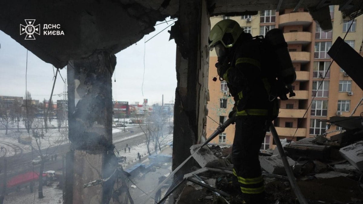 Rusya, büyük görüşmeden önce bomba yağdırdı: Saldırılar hala sürüyor
