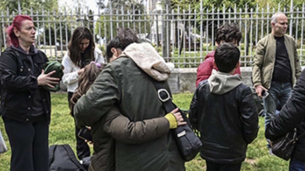 'İstanbul depremi' tartışması... Hangi profesöre inanalım? Kaçalım mı, duralım mı?