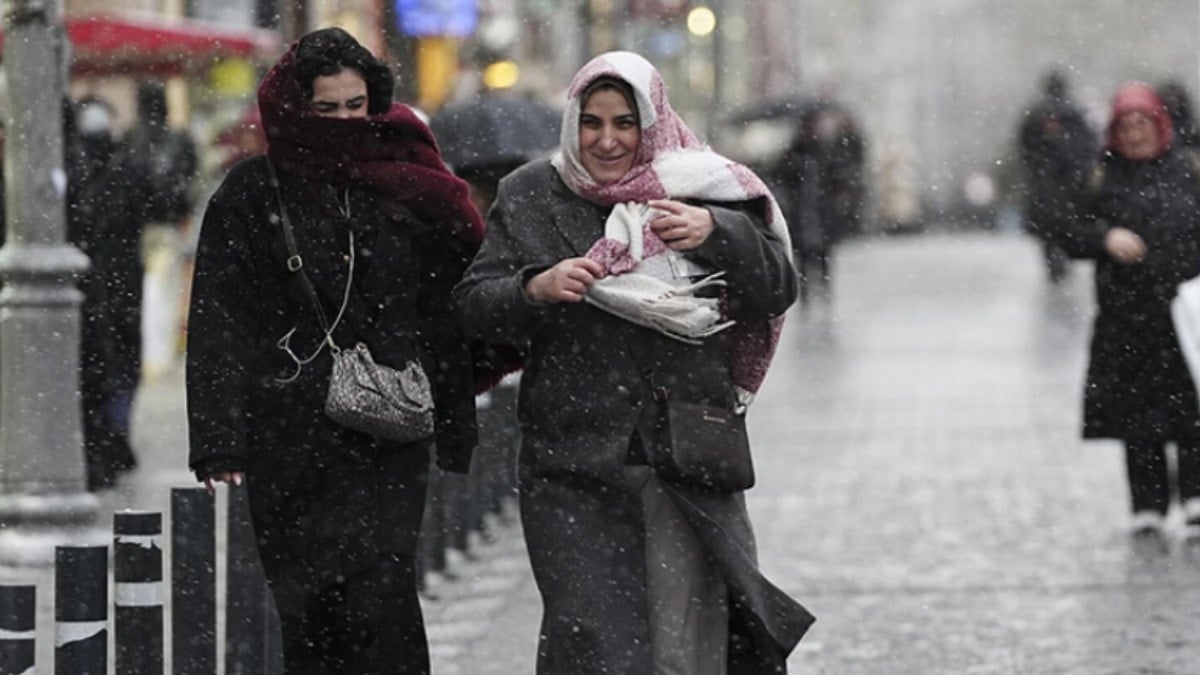 İstanbul'a yılbaşından önce kar sürprizi!