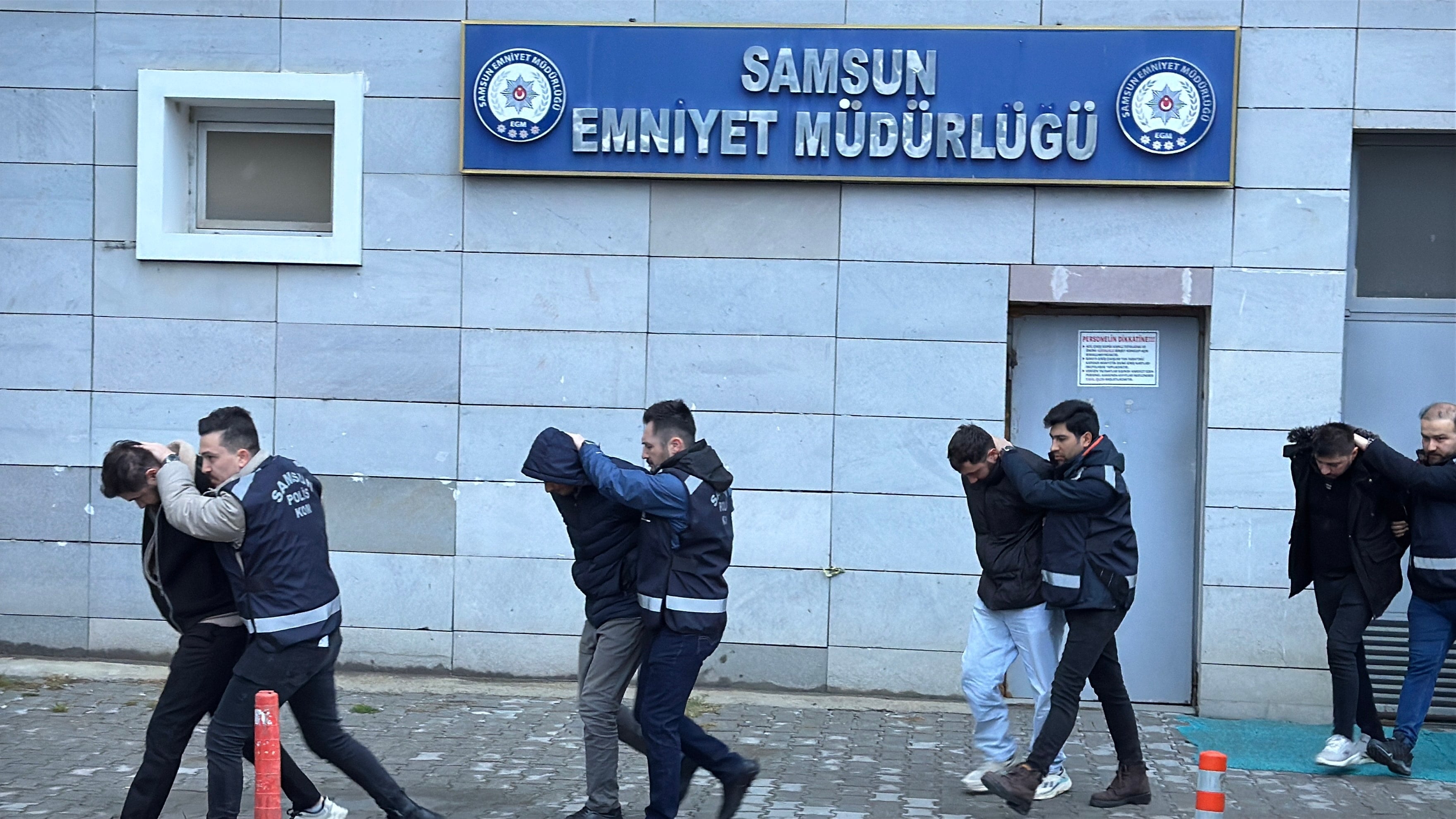 Samsun'da tütün kaçakçılarına darbe: 4 gözaltı