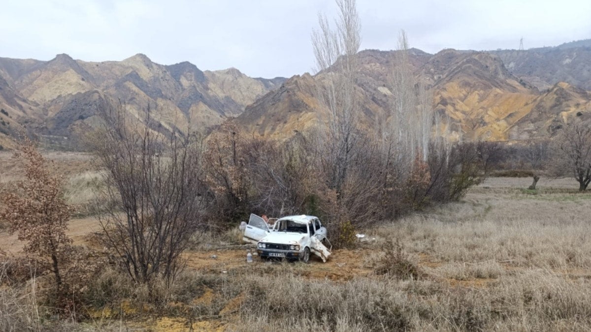 Sivas'ta otomobil şarampole devrildi: 1 ölü, 2 ağır yaralı