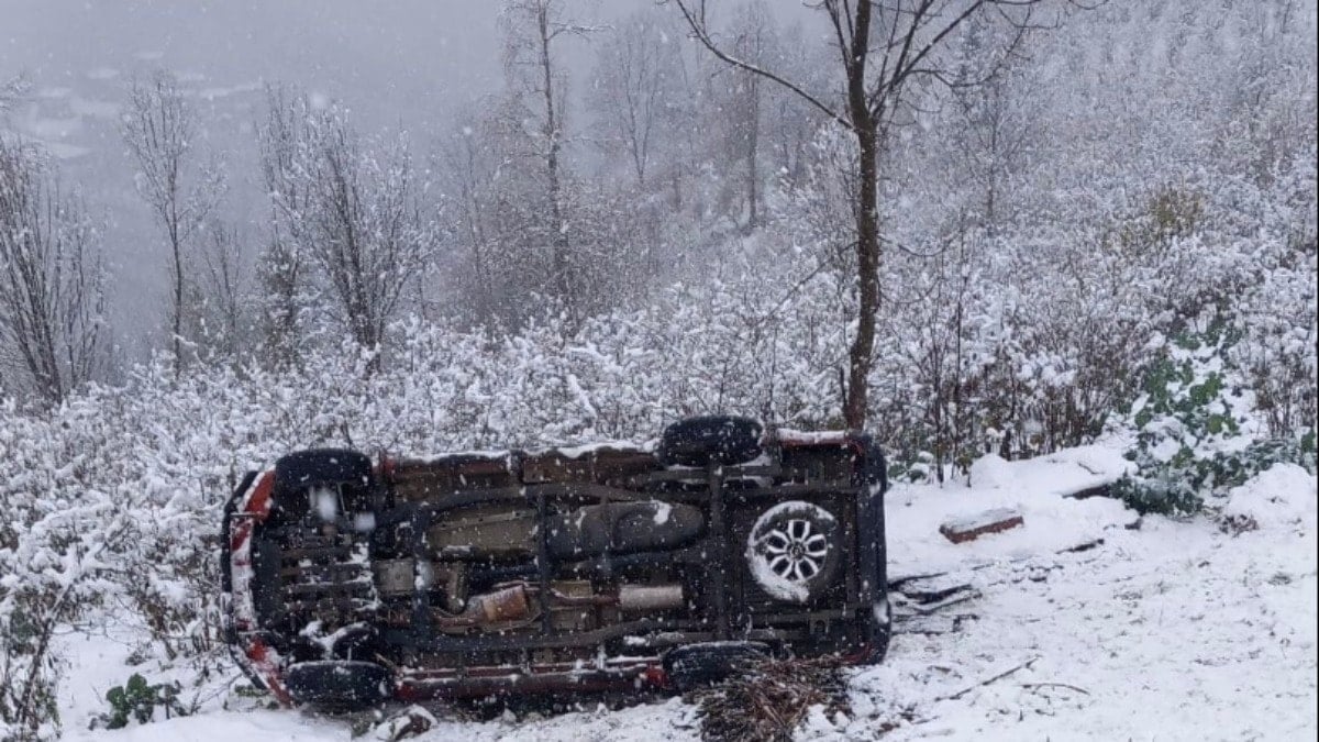 Ordu'da kamyonet şarampole yuvarlandı: 1'i ağır 6 yaralı