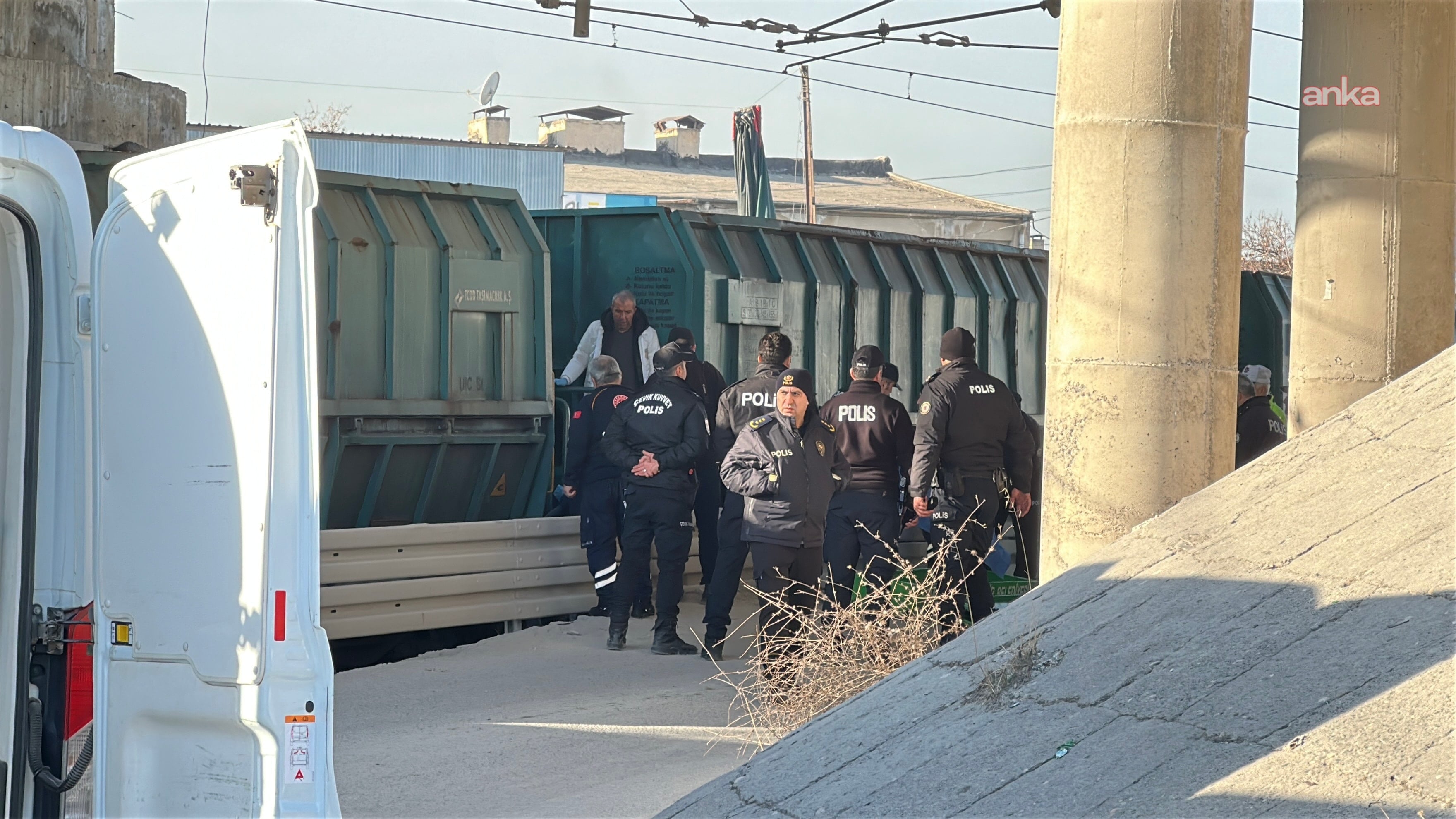 Trenin çarptığı liseli yaşamını yitirdi