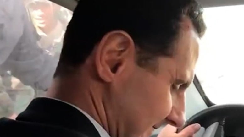 'Çok gizli' yazan zarfın içinden Esad'ın arşivi çıktı! Dalga geçmediği kimse kalmamış...