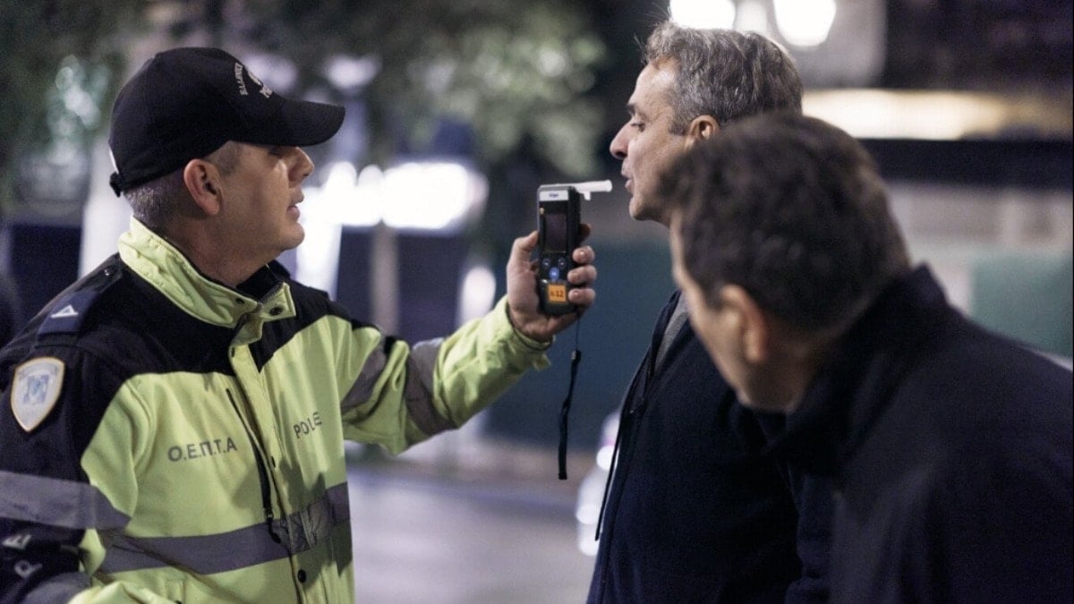 Trafik polisleri Bakan ve Başbakanı durdurup alkolmetre üflettiler