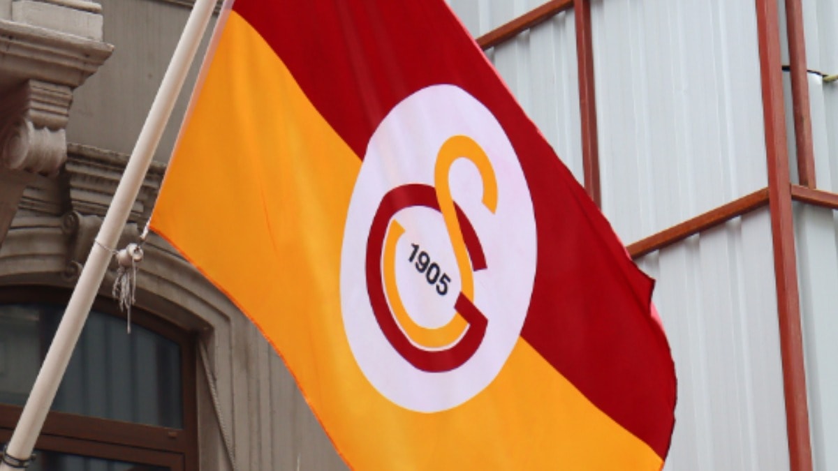 Galatasaray'dan eski kaptanına küfür tepkisi