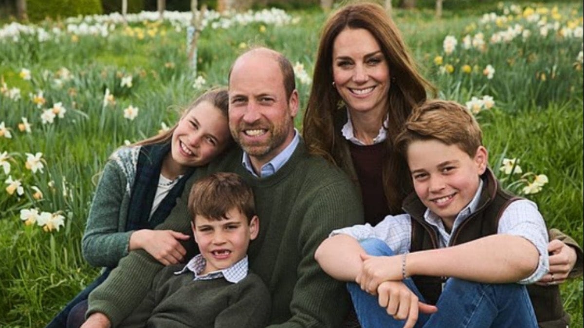 Kraliyetin Noel pozu sosyal medyayı salladı