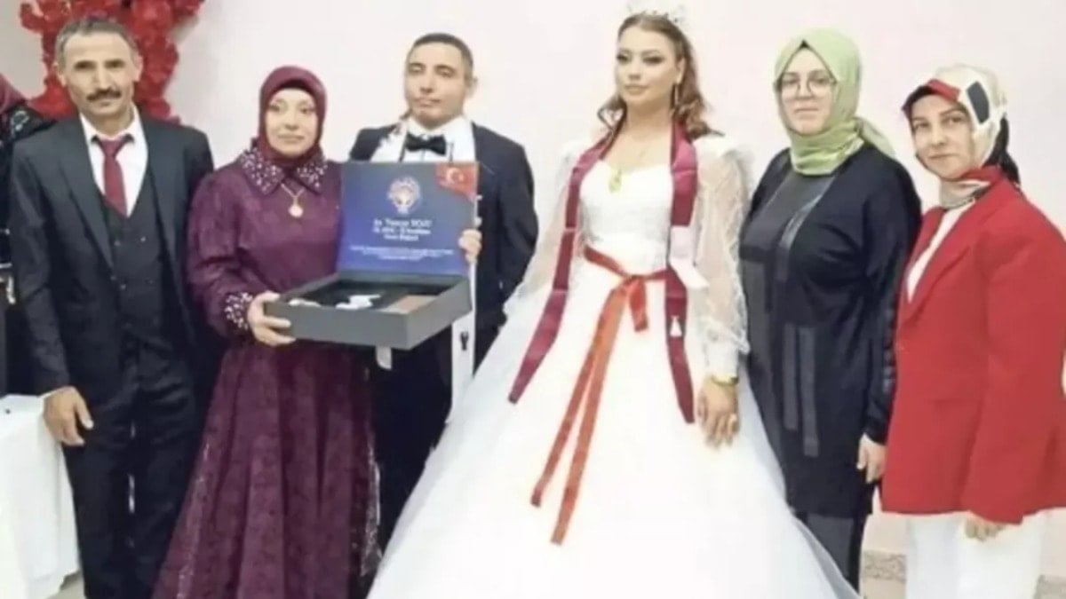 Gelin ka�t�, baba kendini ast�