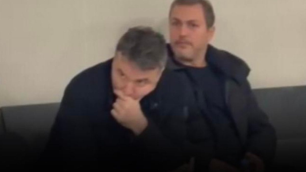 Arkadaşları Mehmet Akif Ersoy'u tek tuşla sildiler