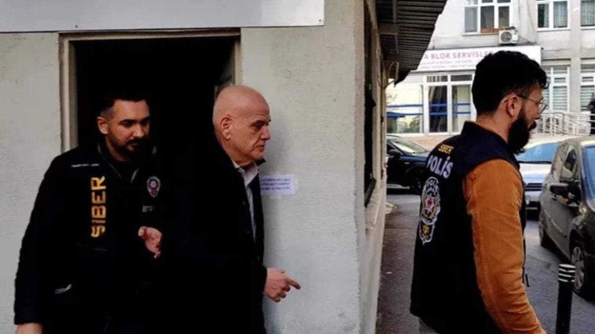 Ahmet Çakar'ın kırık telefon sırrı